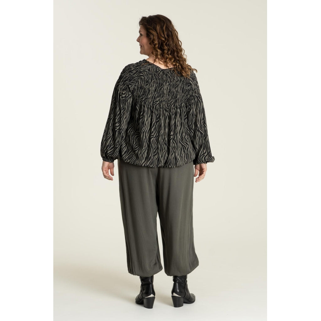 Gozzip Woman Gerda Blouse Blouse Army Green Printed