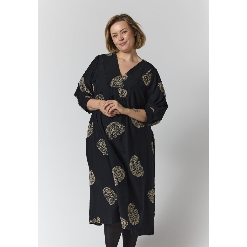 Gozzip Woman GElse Dress Dress Black with sand embroidery