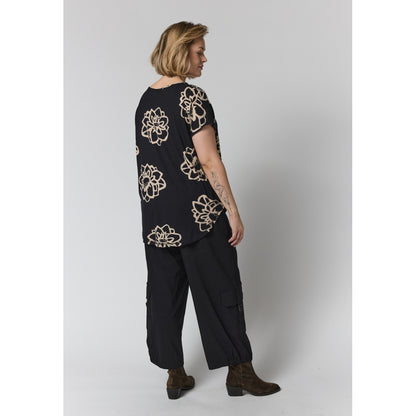Gozzip Woman GGitte T-shirt with print T-Shirt Black with sand