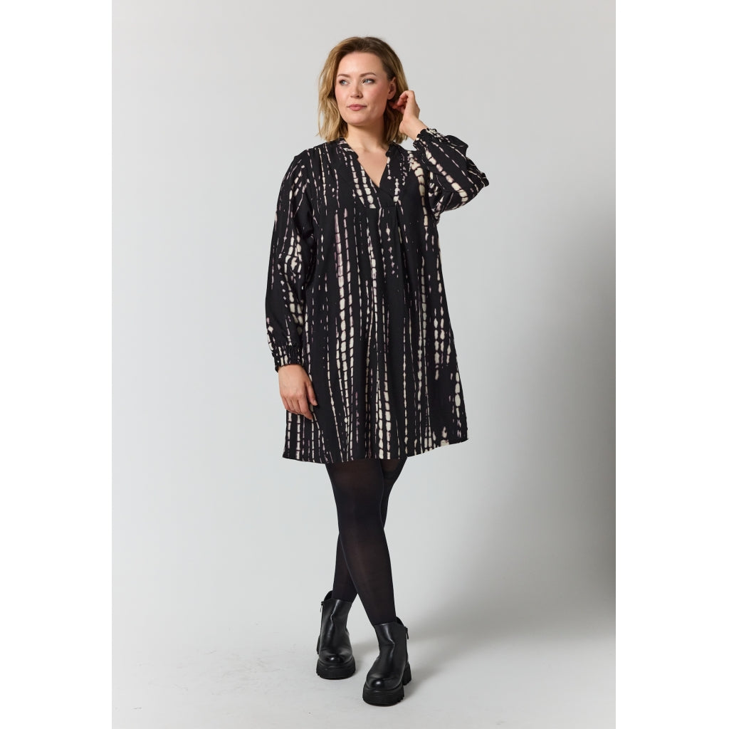 Gozzip Woman GGrace Tunic Tunic Black with sand animal
