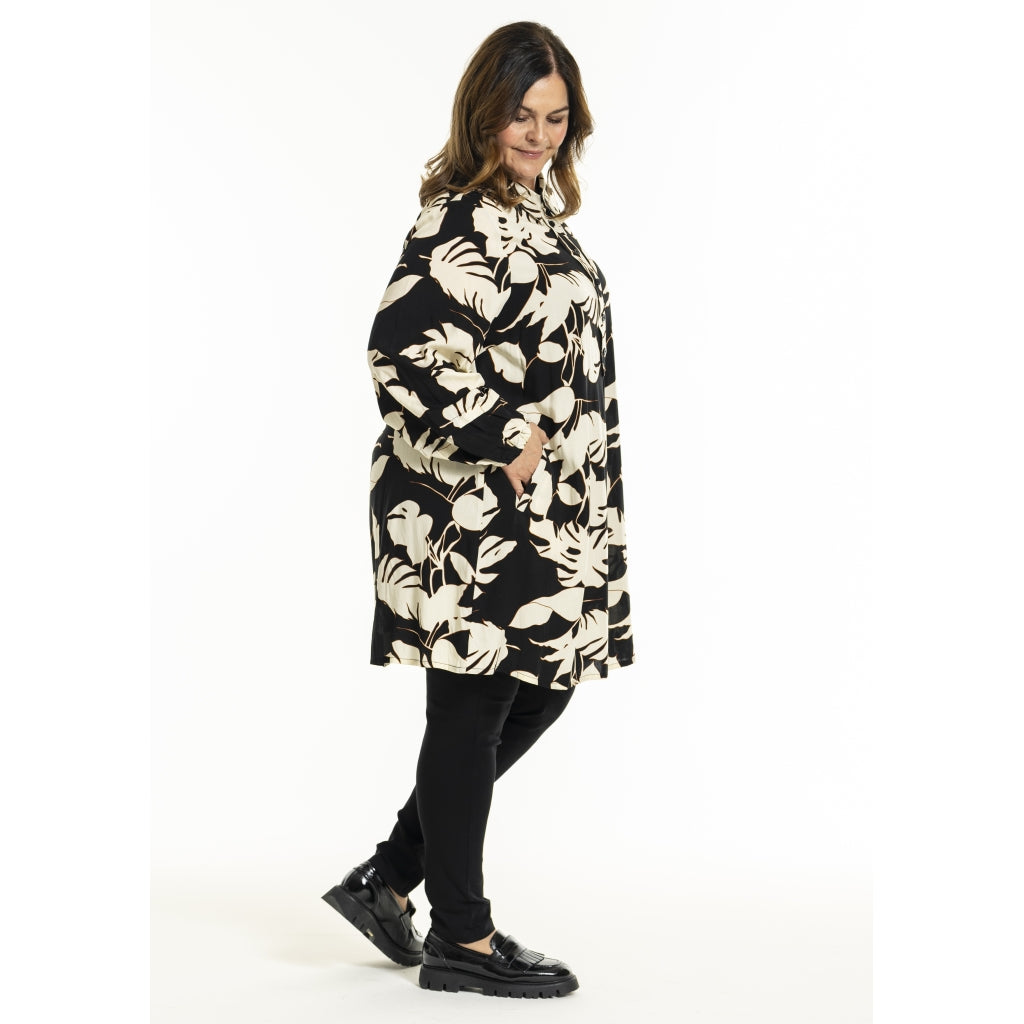 Gozzip Woman GGurly Tunic Tunic Black with offwhite flower