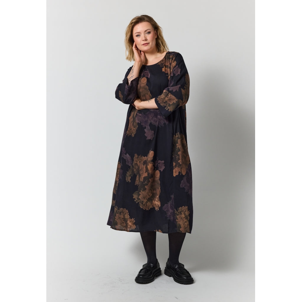 Gozzip Woman GLuma Dress Dress Black with big flowers