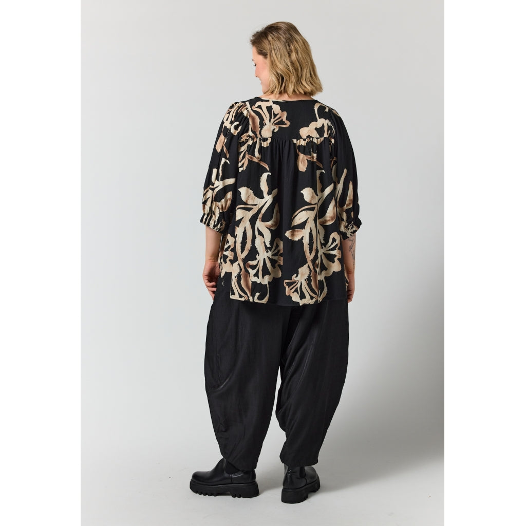 Gozzip Woman GMalou Blouse Blouse Black with offwhite brown leaves