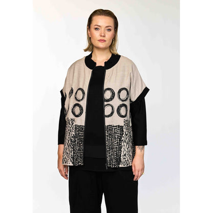 Gozzip Woman GNynne Waistcoat Waistcoat Sand/Black printed