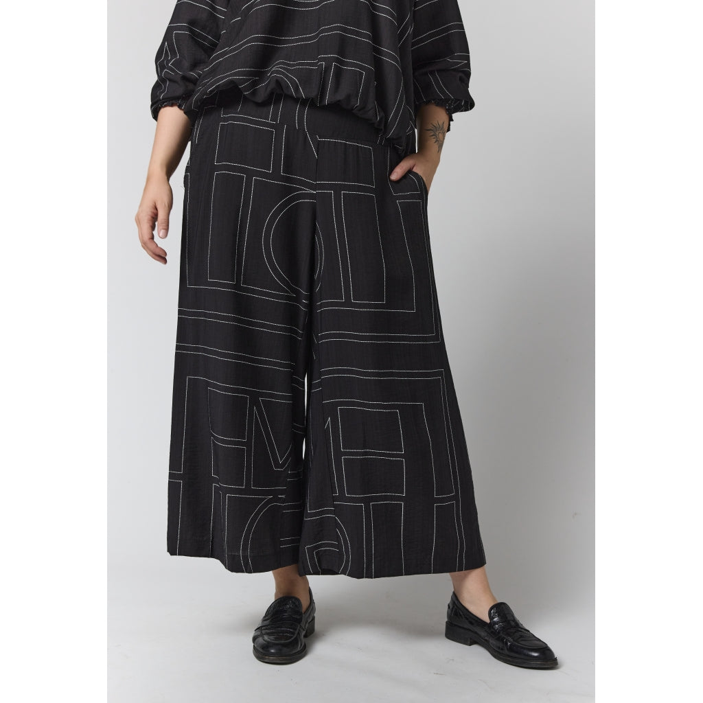 Gozzip Woman GRuby Pants Pants Black with white