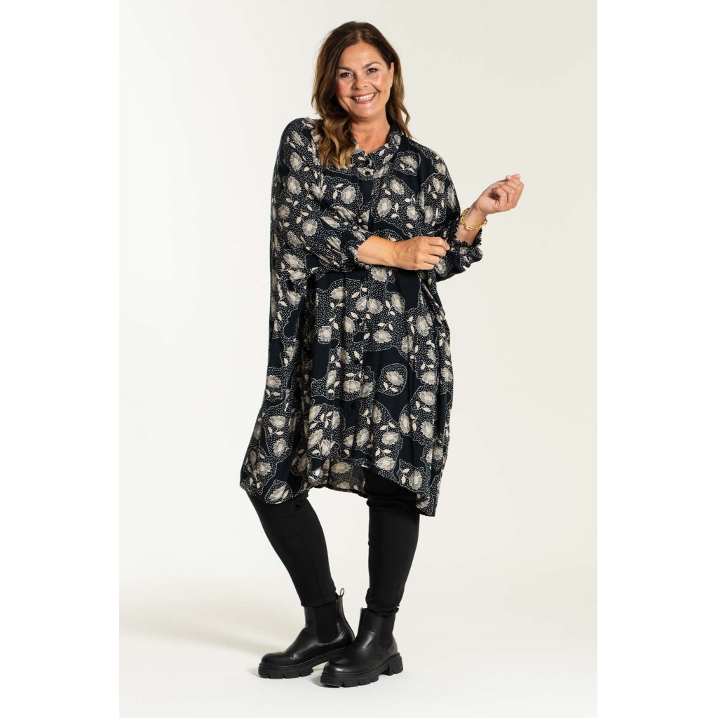 Gozzip Woman Gerda Oversize shirt Tunic Oversize shirt tunic Black with Beige