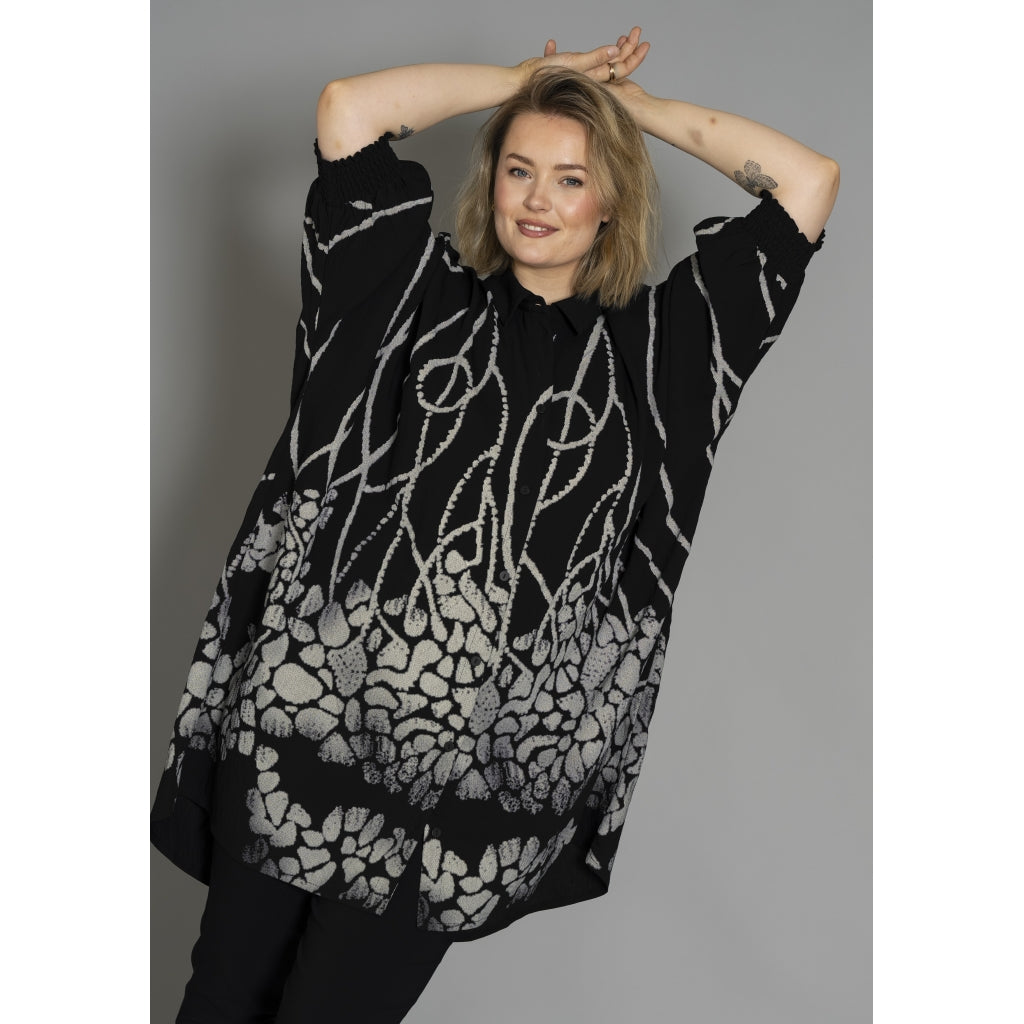 Gozzip Woman Gerda Oversize shirt Tunic Shirt Tunic Black with border print